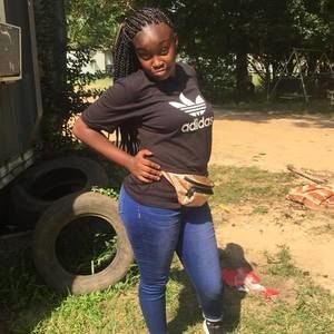 Meet your Posher, Cynthia